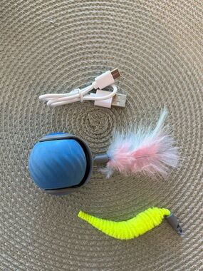 🐈 NIB Pet Gravity Speedy Sprint Ball rechargeable cat toy